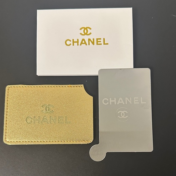 CHANEL Metallic Gold Card Holder w No Shatter Compact Mirror. New in Box - Picture 6 of 10
